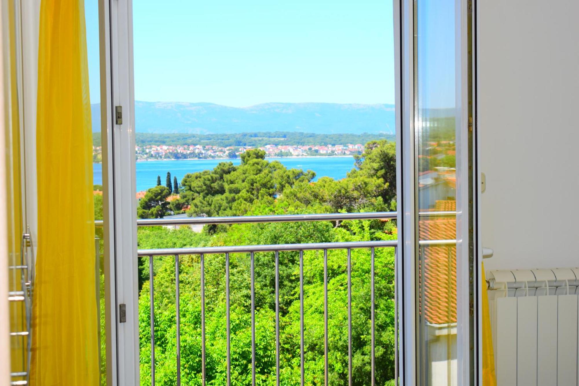 Apartments Milica Малинска Екстериор снимка