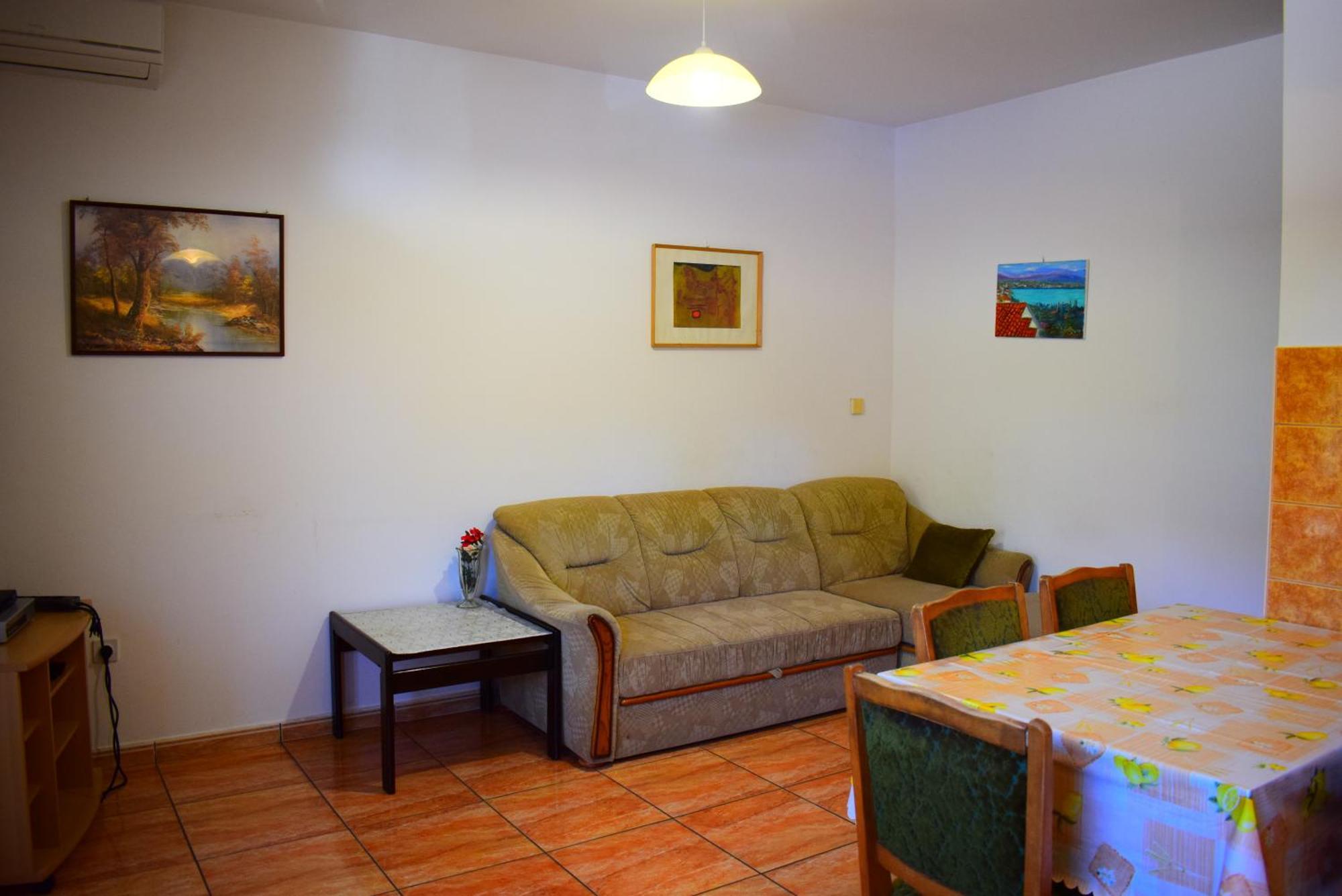 Apartments Milica Малинска Стая снимка