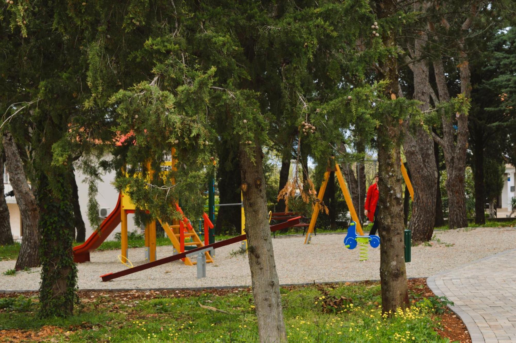 Apartments Milica Малинска Екстериор снимка