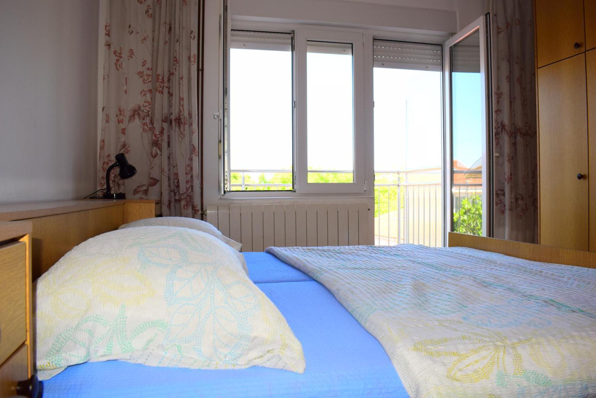 Apartments Milica Малинска Стая снимка