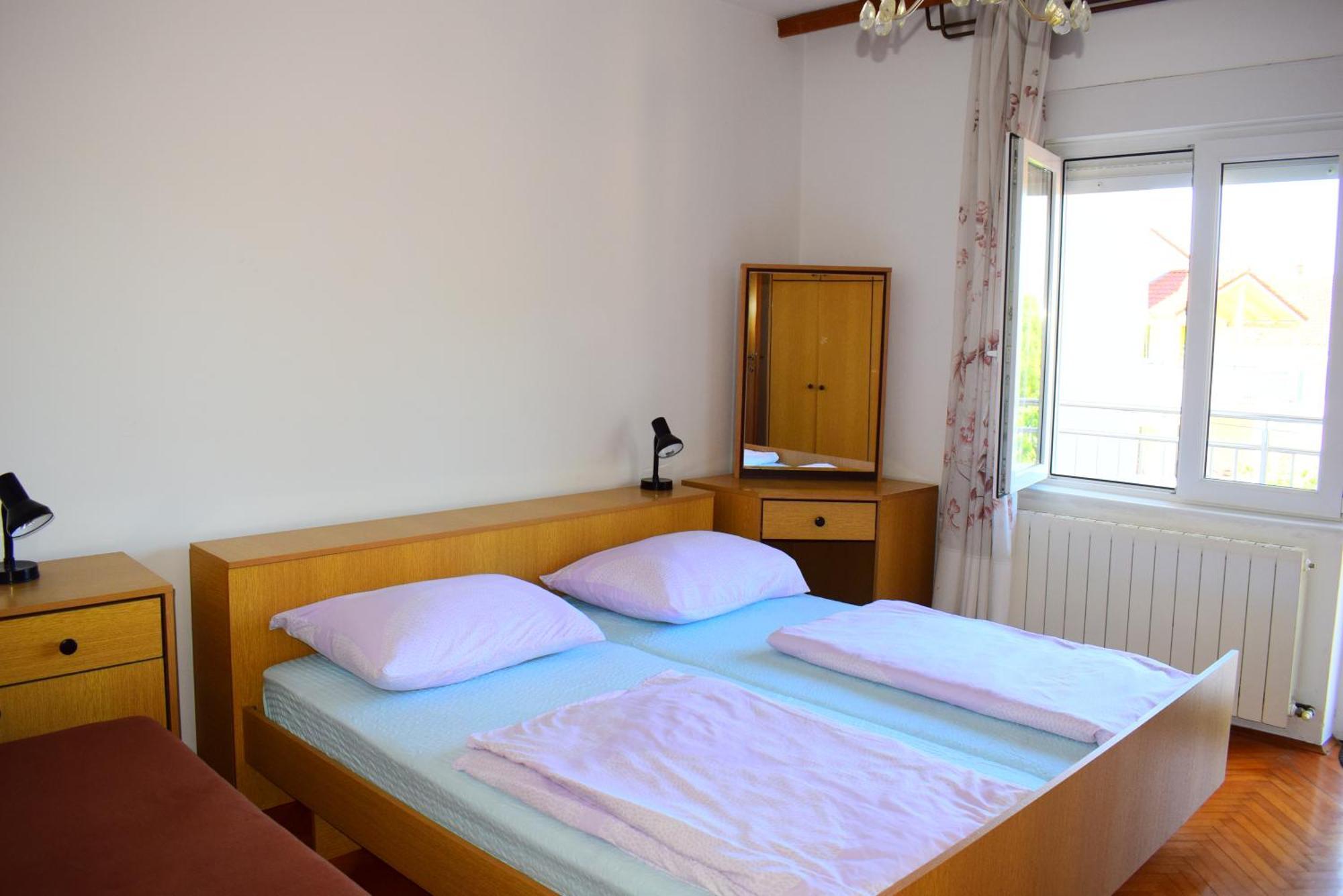 Apartments Milica Малинска Стая снимка
