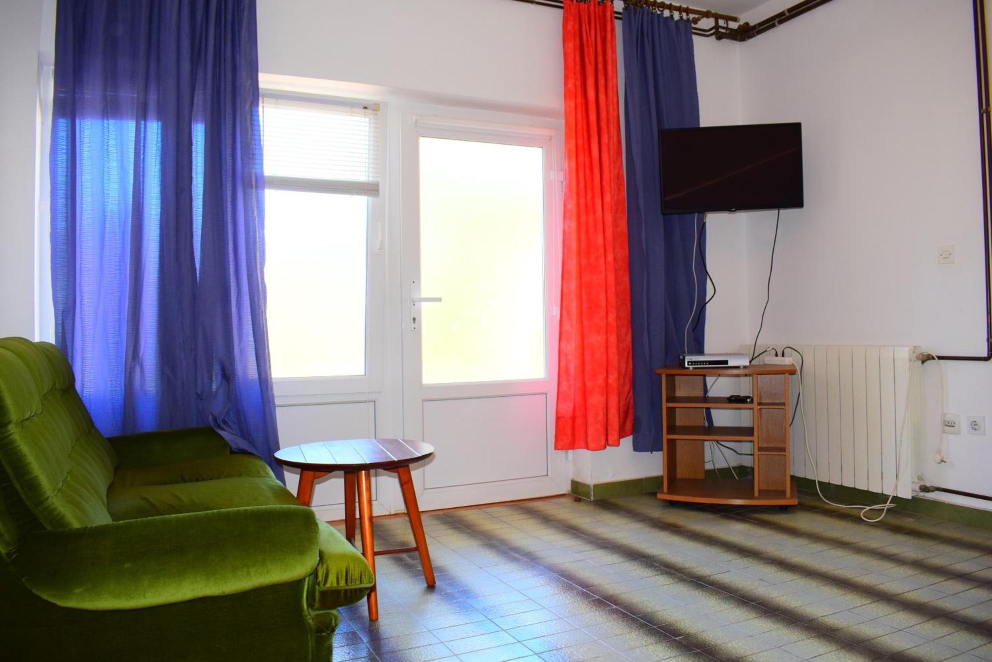 Apartments Milica Малинска Стая снимка