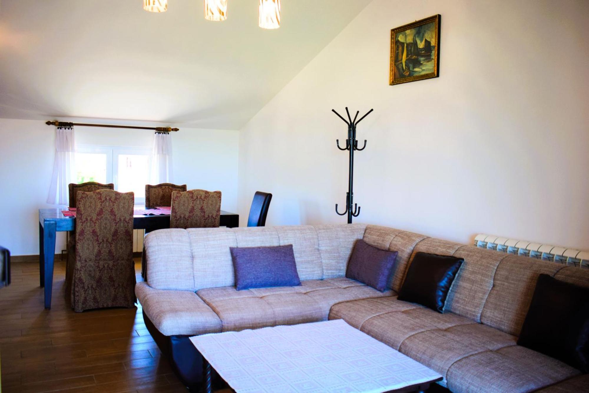 Apartments Milica Малинска Стая снимка