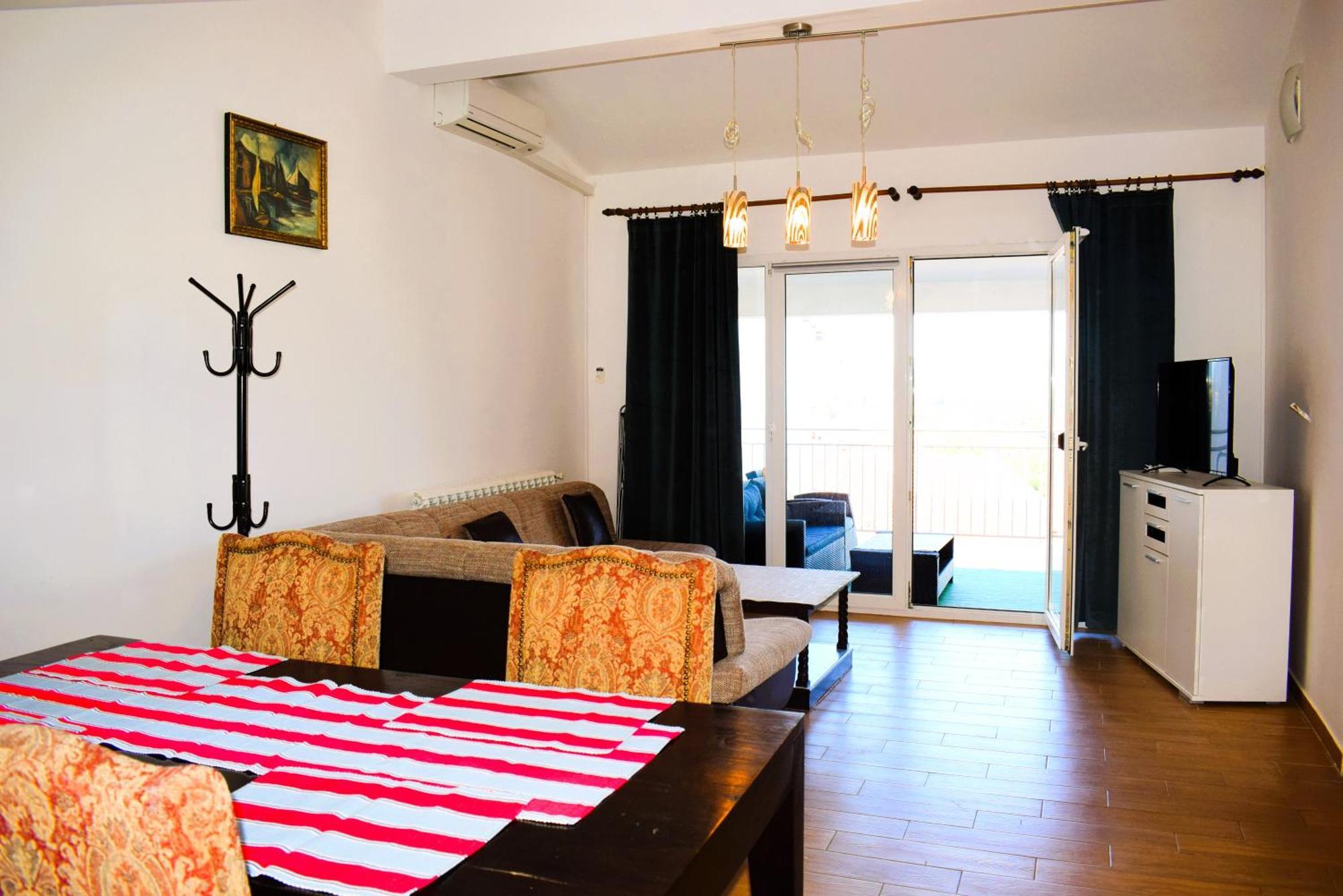Apartments Milica Малинска Стая снимка